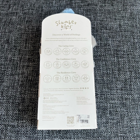 NWT Slumberkins Shine Bright Bigfoot Snuggler and Book - Picture 6 of 13